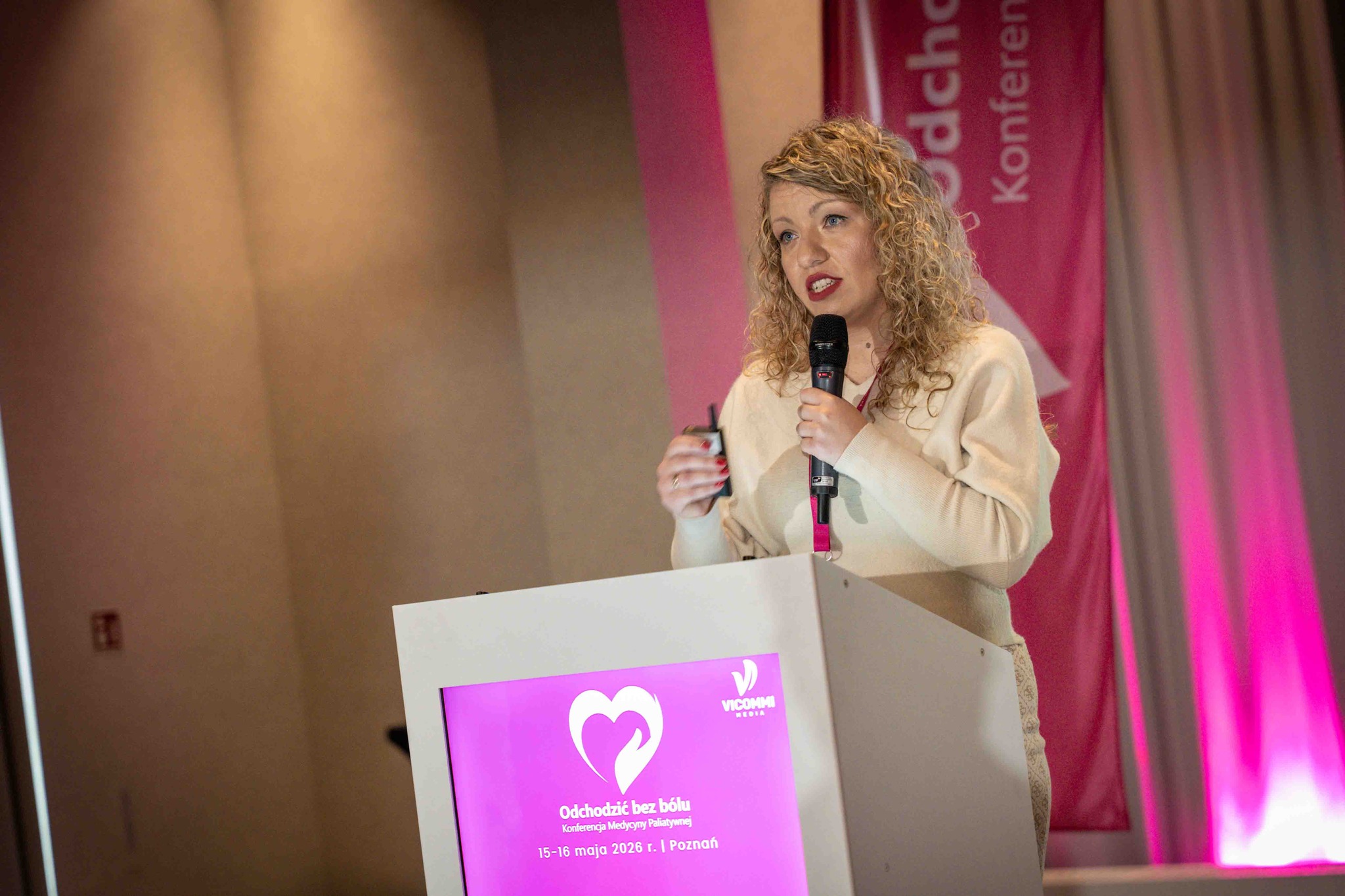 Ewa Liegman podczas konferencji Odchodzić bez bólu w Poznaniu