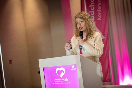 Ewa Liegman podczas konferencji Odchodzić bez bólu w Poznaniu
